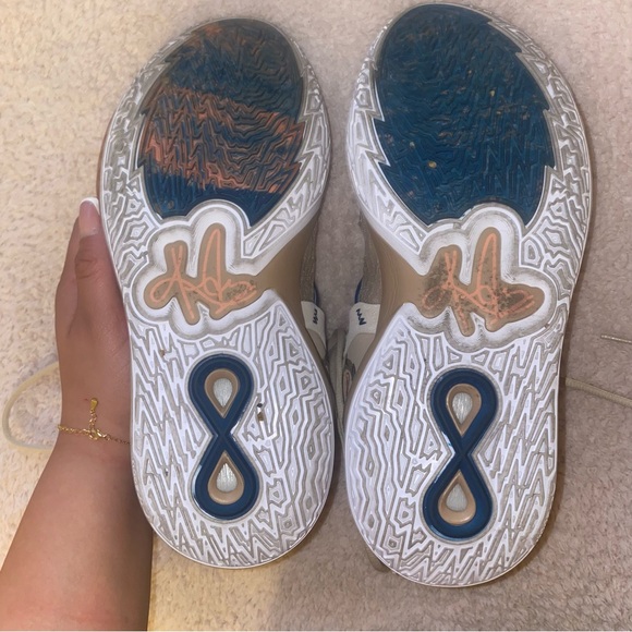 2022 Kyrie Infinity Basketball Sneakers - Picture 6 of 7